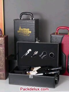 Boites de Vin Deluxe, 
Unique chez Deluxe. 
Passez vos commandes via notre site
www. packdelux.com